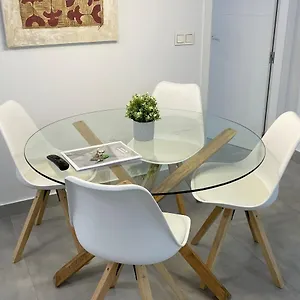 https://piso-de-lujo-en-primera-linea-de-playa-y-garaje.hotelsincadiz.net